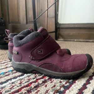 Keen kootenay II Big Girls Size 2 Waterproof Boots Purple Burgundy 1020134